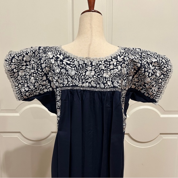 San Antonino Maxi Dress,Oaxaca Mexican dress.Hand Embroidered with Silk Threads. - Picture 9 of 10